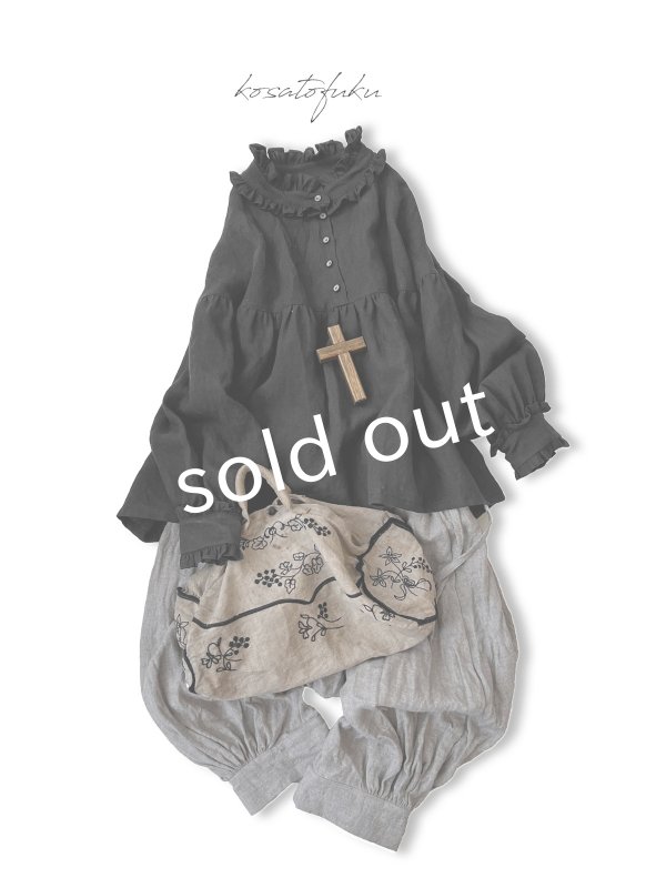 画像4: kosatofuku/フリルカラーブラウス・ブラック (4)