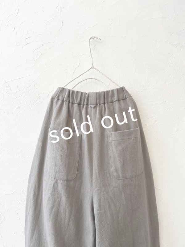 画像4: MAGALI /タックボタンパンツ・アッシュグレー (4)