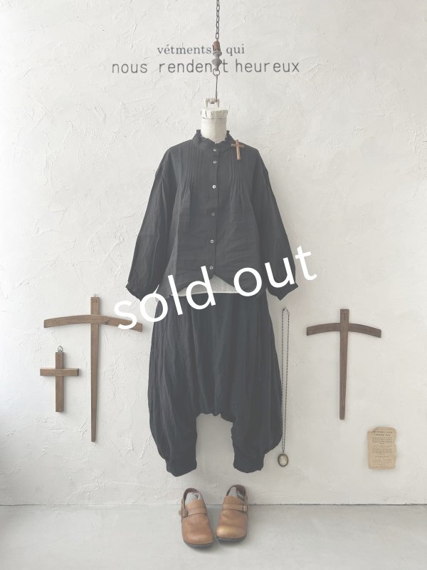 画像2: nous rendent heureux/フリル襟ピンタックブラウス・黒 (2)