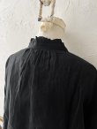 画像8: nous rendent heureux/フリル襟ピンタックブラウス・黒 (8)