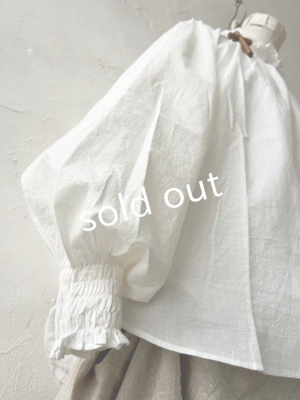 画像4: nous rendent heureux／シャーリングブラウス・オフ (4)