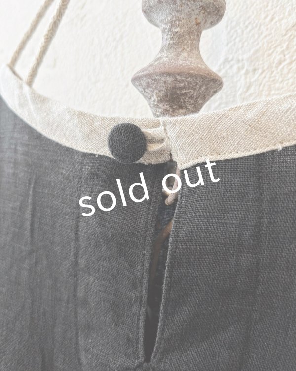 画像6: Avenue／後ろくるみボタンのワンピース・黒×生成り (6)