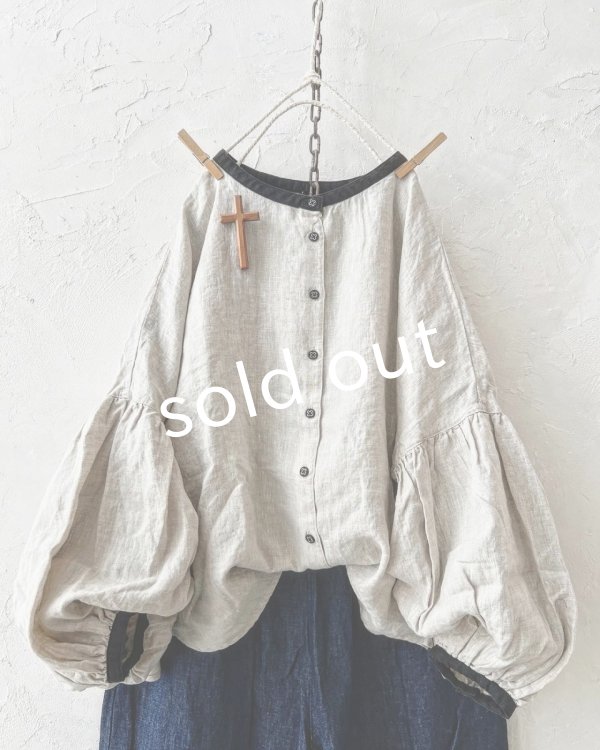 画像2: ubasoku/0530 バイカラーパフ袖ブラウス (2)