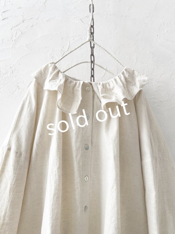 画像2: sloe／フリル襟のパフ袖ブラウス・生成り (2)