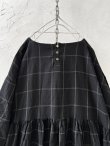 画像6: 08mab/ギャザーワンピース・黒ウインドウペン (6)