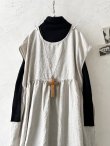 画像2: 08mab/ノースリーブワンピース・生成り (2)