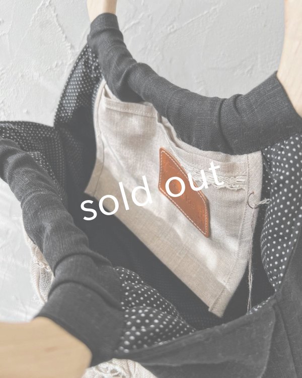 画像6: ecru-ke／木の持ち手バッグ・メープル黒リネン＆ガーゼ (6)