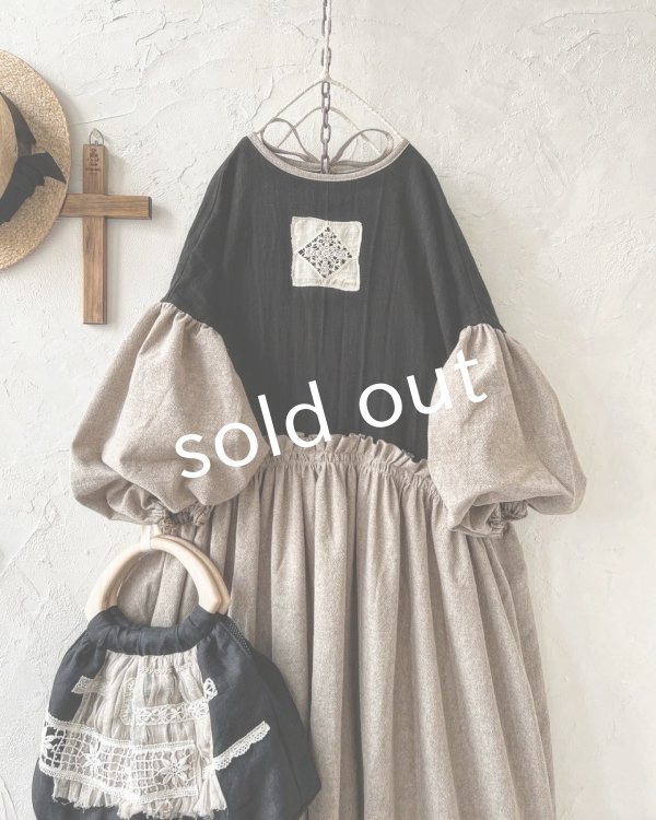 画像2: MARCHE' DE SOEUR／ブルターニュのワンピース・黒×ベージュ (2)