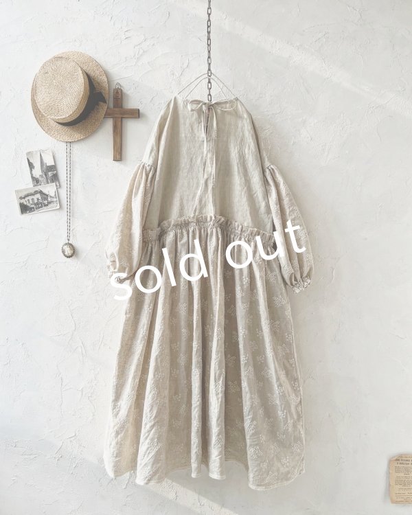 画像11: MARCHE' DE SOEUR／ブルターニュのワンピース・ミルク×生成り刺繍 (11)