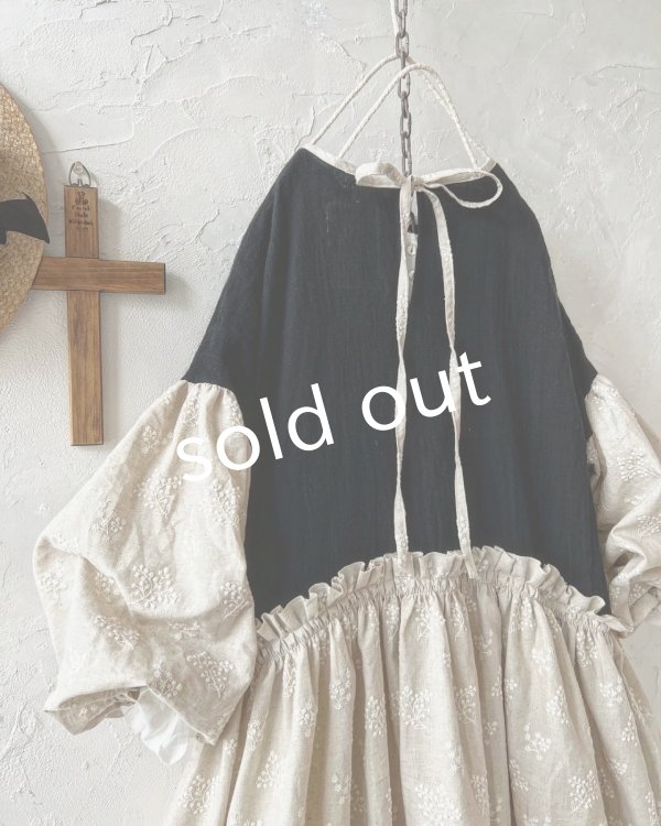 画像12: MARCHE' DE SOEUR／ブルターニュのワンピース・黒×生成り刺繍 (12)