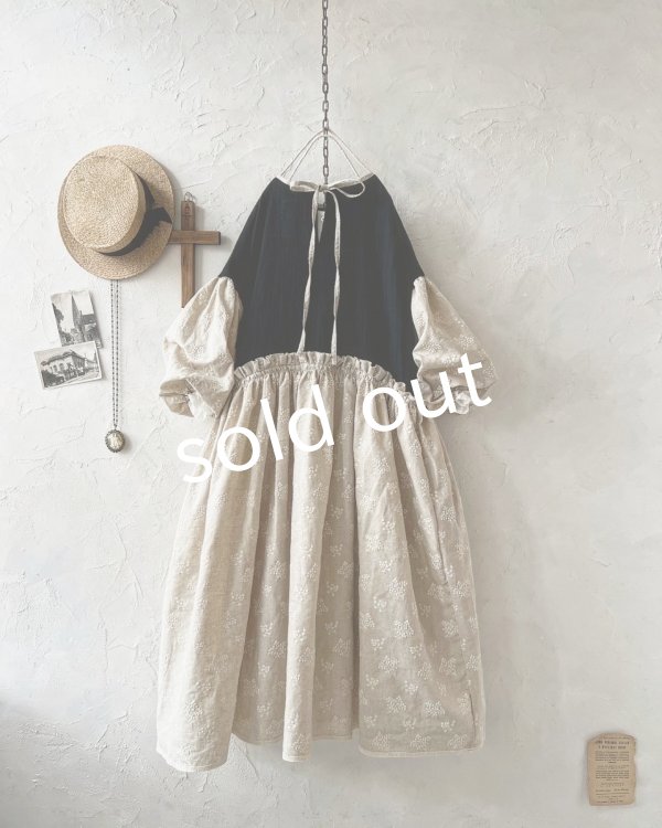 画像11: MARCHE' DE SOEUR／ブルターニュのワンピース・黒×生成り刺繍 (11)