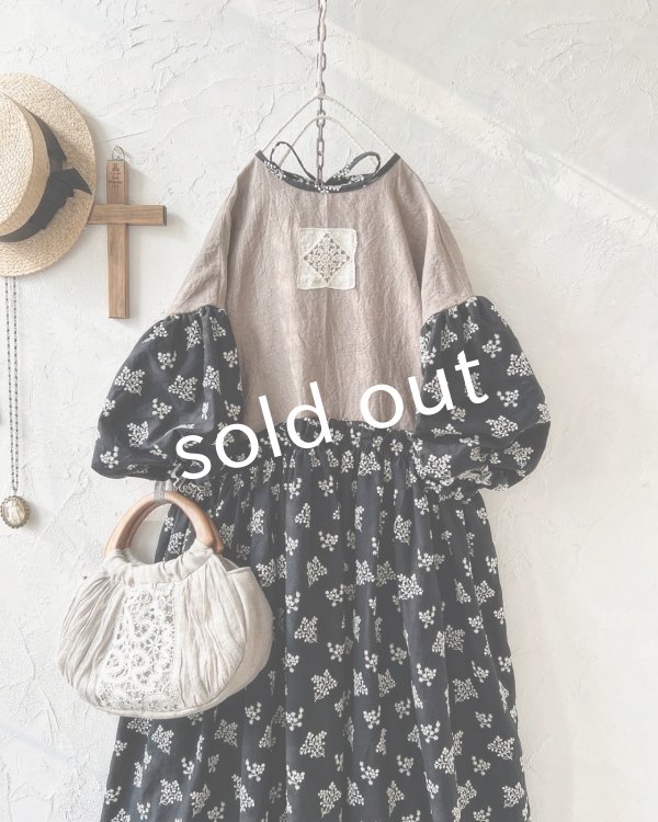 画像2: MARCHE' DE SOEUR／ブルターニュのワンピース・ココアベージュ×黒刺繍 (2)