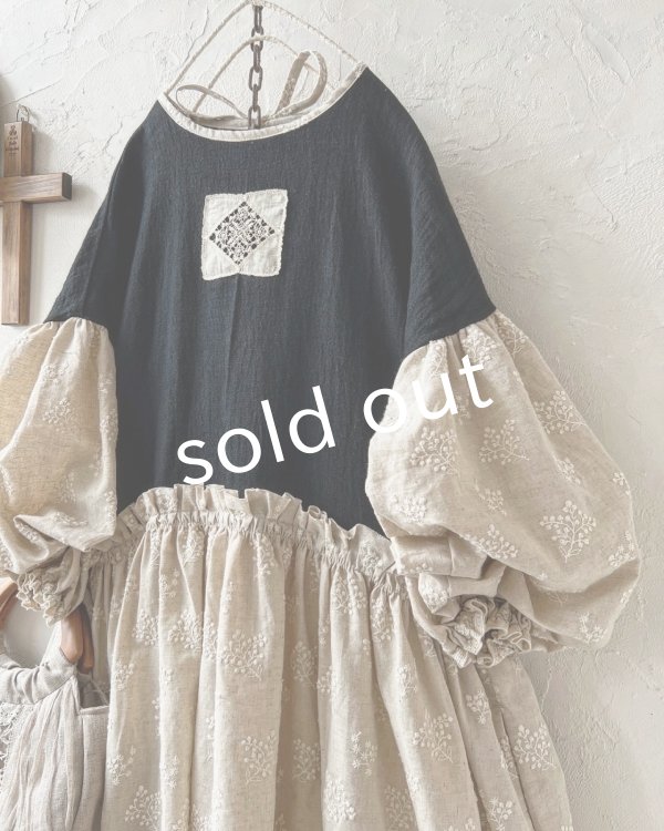 画像3: MARCHE' DE SOEUR／ブルターニュのワンピース・黒×生成り刺繍 (3)