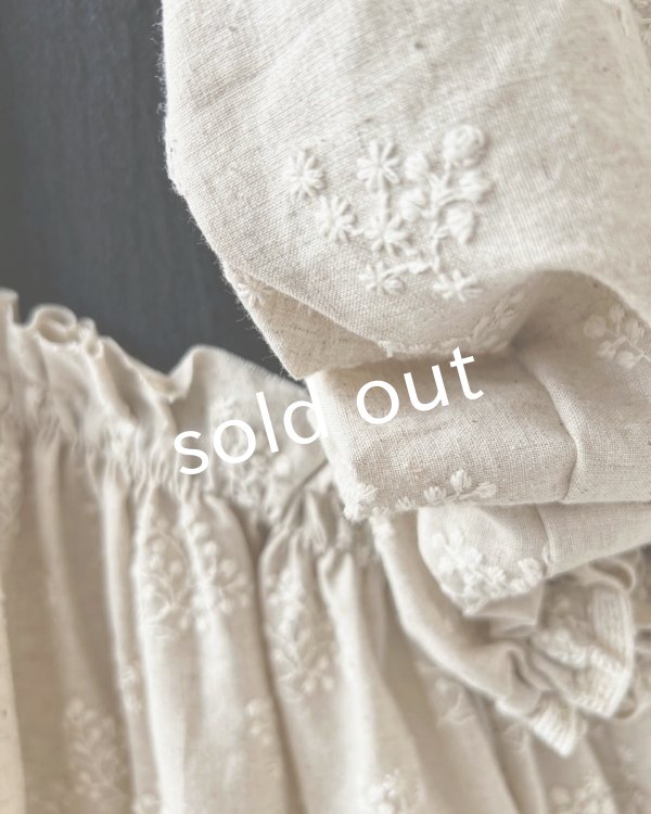 画像7: MARCHE' DE SOEUR／ブルターニュのワンピース・黒×生成り刺繍 (7)