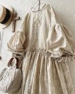画像2: MARCHE' DE SOEUR／ブルターニュのワンピース・ミルク×生成り刺繍 (2)