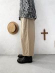 画像2: seasew.／コットンヘンプタックパンツ・ベージュ (2)