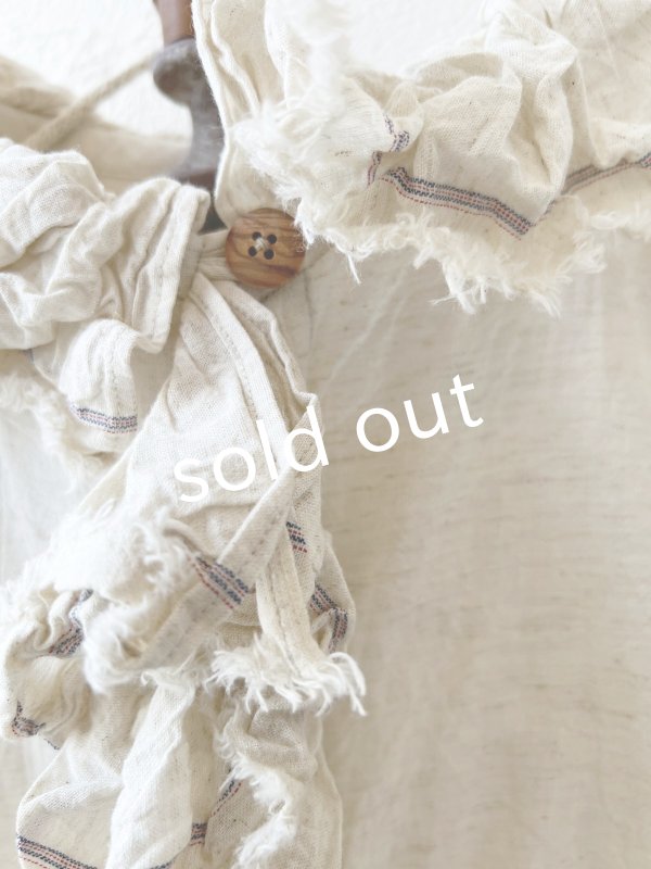 画像4: MARCHE' DE SOEUR／フローフリルタイトブラウス・アイボリー (4)