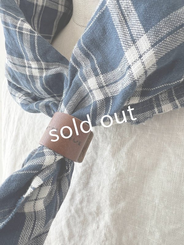 画像3: MARCHE' DE SOEUR/革タグ付きストール・ブルーチェック (3)