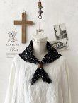 画像1: MARCHE' DE SOEUR／革タグ付きストール・黒小花 (1)