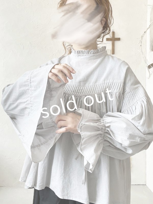画像14: tegami/ピンタックリボンパフ袖のブラウス・ライトグレー (14)