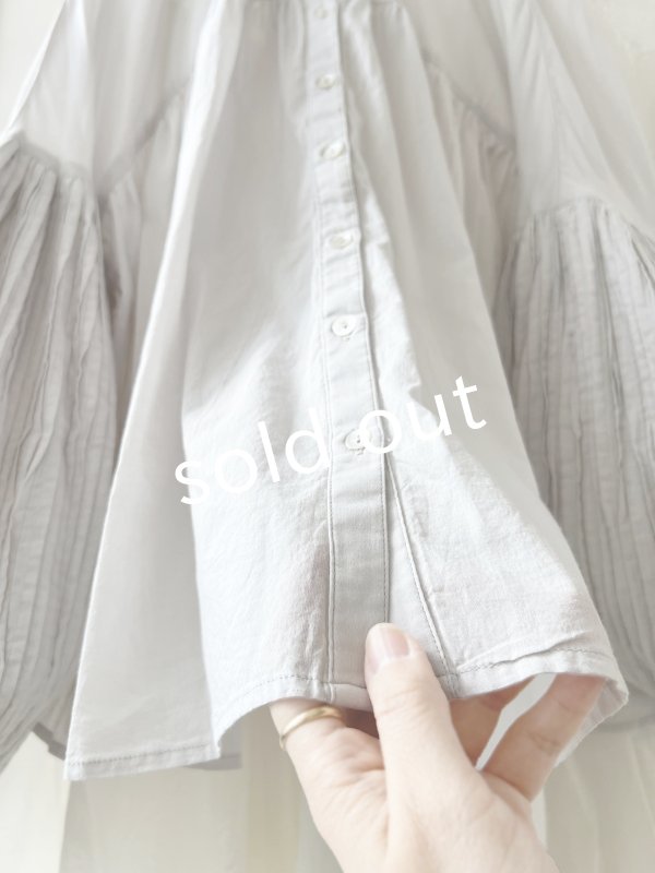 画像7: tegami/ピンタックバルーン袖のブラウス・ライトグレー (7)