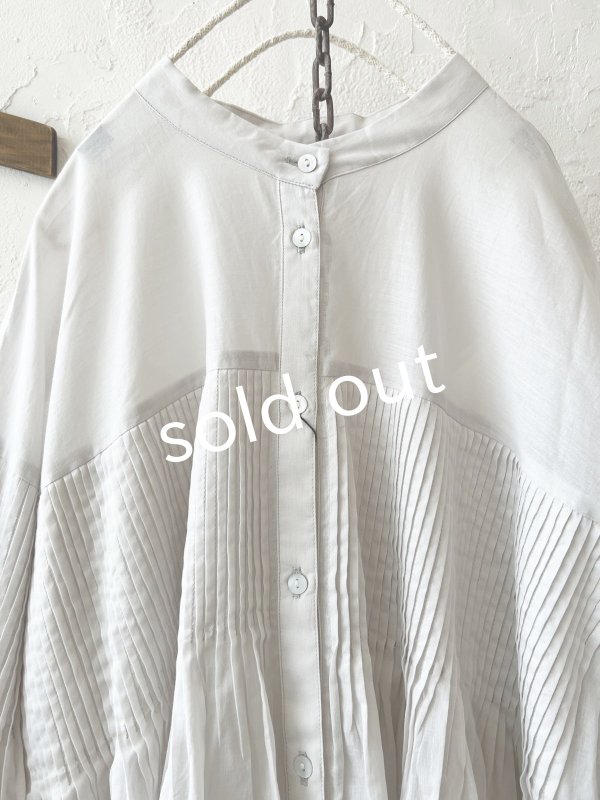 画像3: tegami/ドロップピンタックのカフスブラウス・ライトグレー (3)