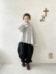 画像15: tegami/ピンタックリボンパフ袖のブラウス・オフ (15)