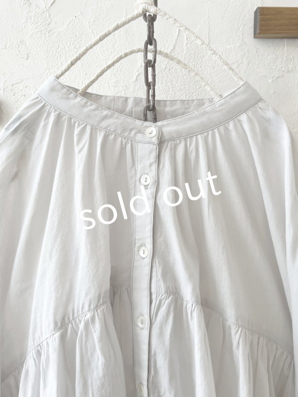 画像3: tegami/ピンタックバルーン袖のブラウス・ライトグレー (3)