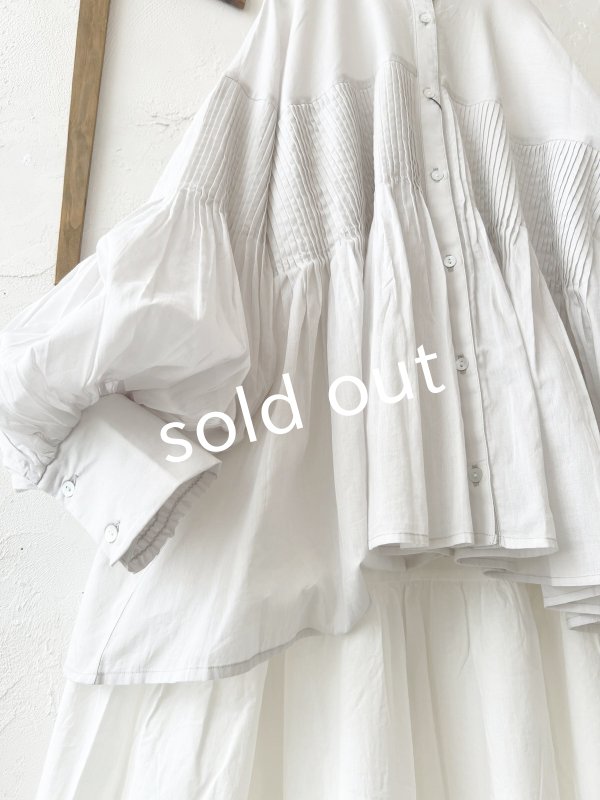 画像4: tegami/ドロップピンタックのカフスブラウス・ライトグレー (4)