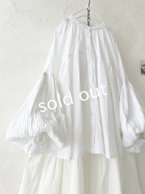 画像2: tegami/ピンタックバルーン袖のブラウス・オフ (2)