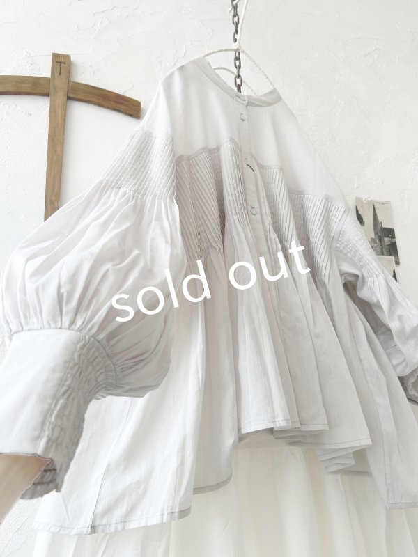 画像6: tegami/ドロップピンタックのカフスブラウス・ライトグレー (6)
