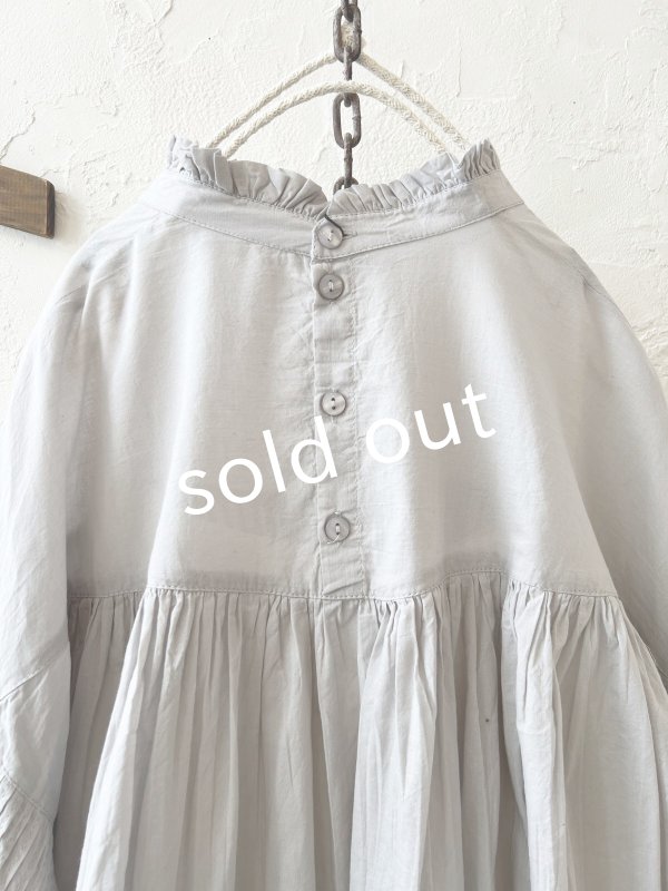 画像9: tegami/ピンタックリボンパフ袖のブラウス・ライトグレー (9)