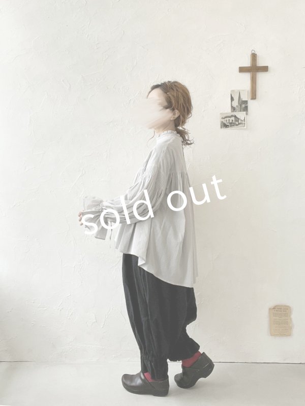 画像17: tegami/ピンタックリボンパフ袖のブラウス・ライトグレー (17)