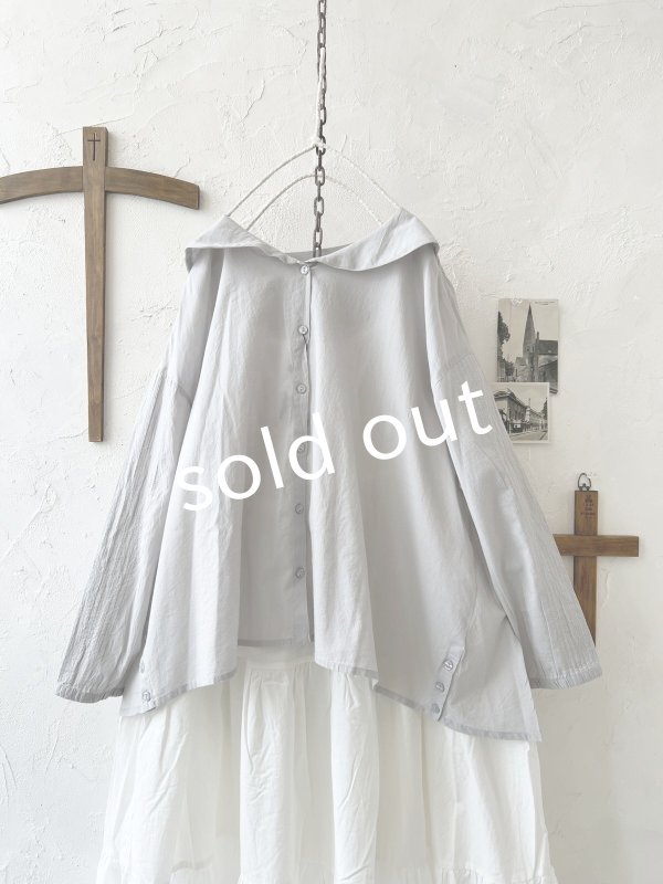 画像2: tegami/ニュアンスセーラー襟のブラウス・ライトグレー (2)