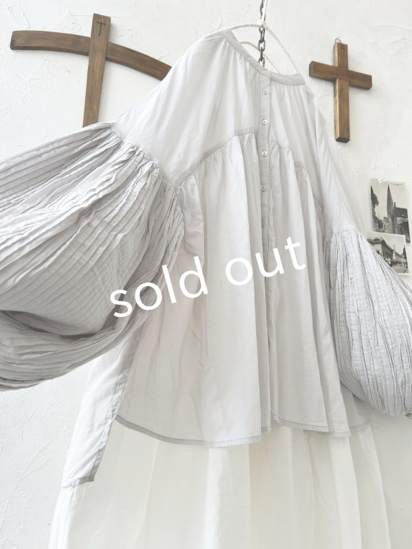 画像6: tegami/ピンタックバルーン袖のブラウス・ライトグレー (6)