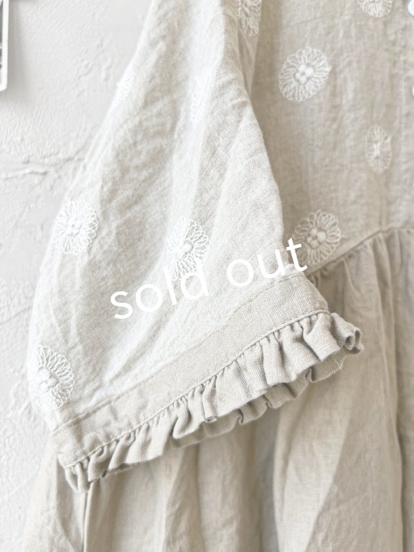 画像7: ubasoku/0953 ガーベラ刺繍のギャザーワンピース・黒 (7)