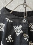 画像3: ubasoku/0932 かすみそう刺繍のギャザープルオーバー・黒 (3)