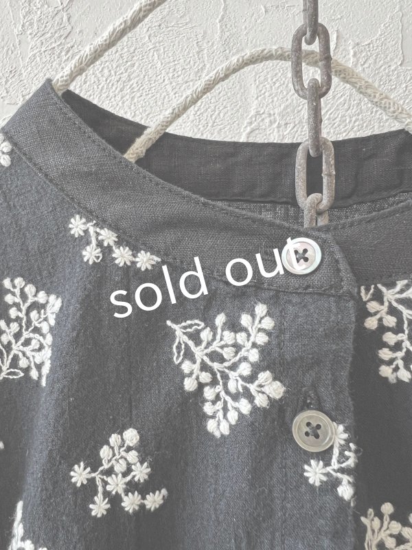 画像3: ubasoku/0932 かすみそう刺繍のギャザープルオーバー・黒 (3)