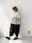 画像12: ubasoku/0931 ガーベラ刺繍のギャザープルオーバー・ベージュ (12)