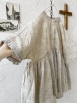 画像6: ubasoku/0932 かすみそう刺繍のギャザープルオーバー・黒 (6)