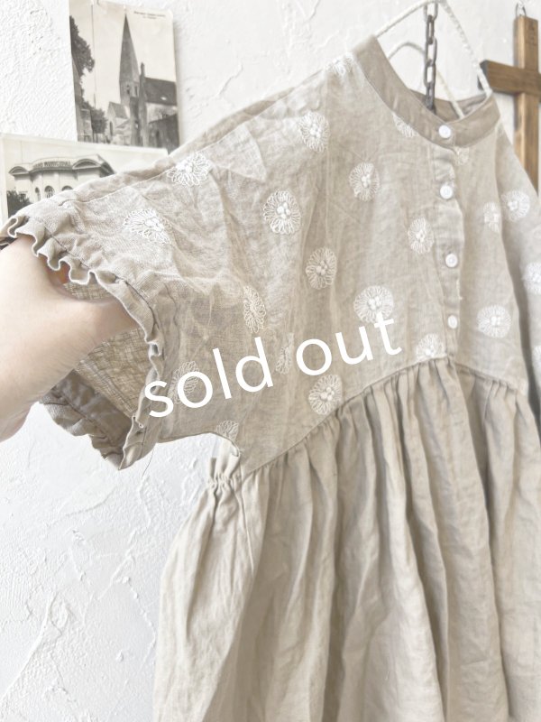 画像6: 【30%OFF SALE】ubasoku/0931 ガーベラ刺繍のギャザープルオーバー・ベージュ (6)