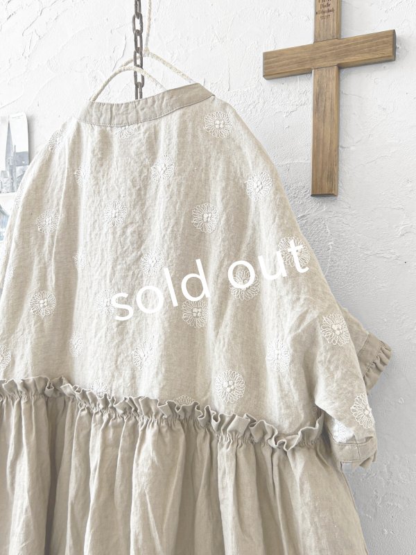 画像10: ubasoku/0953 ガーベラ刺繍のギャザーワンピース・黒 (10)