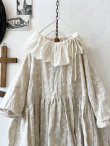 画像2: MARCHE' DE SOEUR／大きなラッフル襟のチュニック・野花ししゅうにミルク襟 (2)