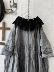 画像2: MARCHE' DE SOEUR／大きなラッフル襟のチュニック・シャンブレーに黒ガーゼ襟 (2)