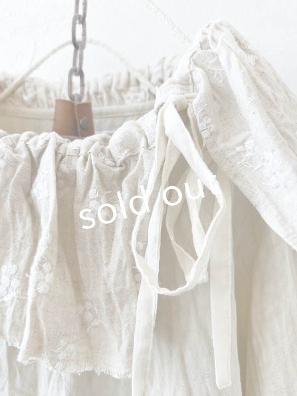 画像4: MARCHE' DE SOEUR／大きなラッフル襟のチュニック・ミルクに木の実ししゅう襟 (4)