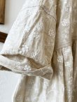 画像6: MARCHE' DE SOEUR／大きなラッフル襟のチュニック・野花ししゅうにミルク襟 (6)