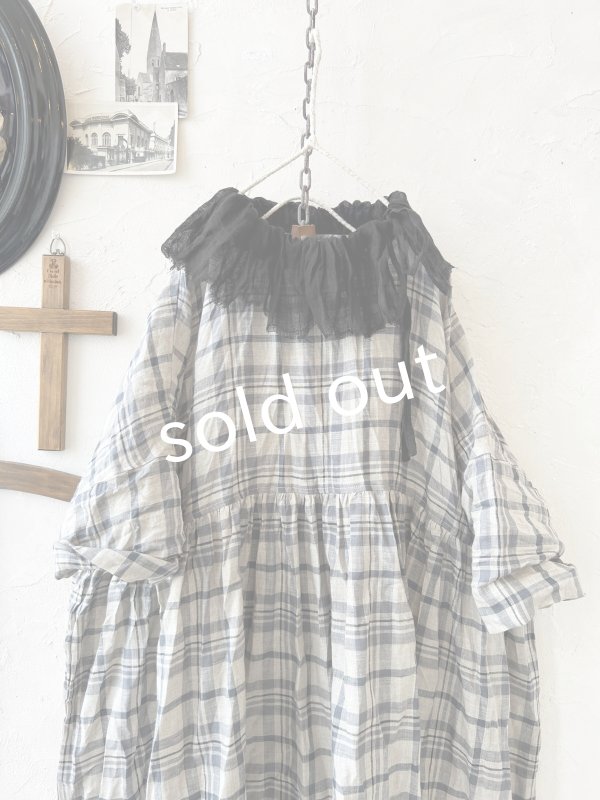 画像2: MARCHE' DE SOEUR／大きなラッフル襟のチュニック・先染チェックに黒ガーゼ襟 (2)