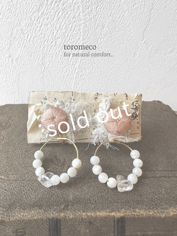 画像1: toromeco／アンティークシルクと天然石イヤリング・サーモンピンク (1)