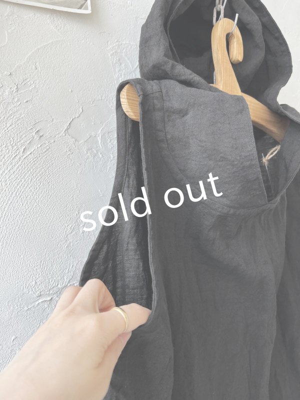 画像2: Libera&Capricciosa／フードリネンタンクトップ・黒 (2)