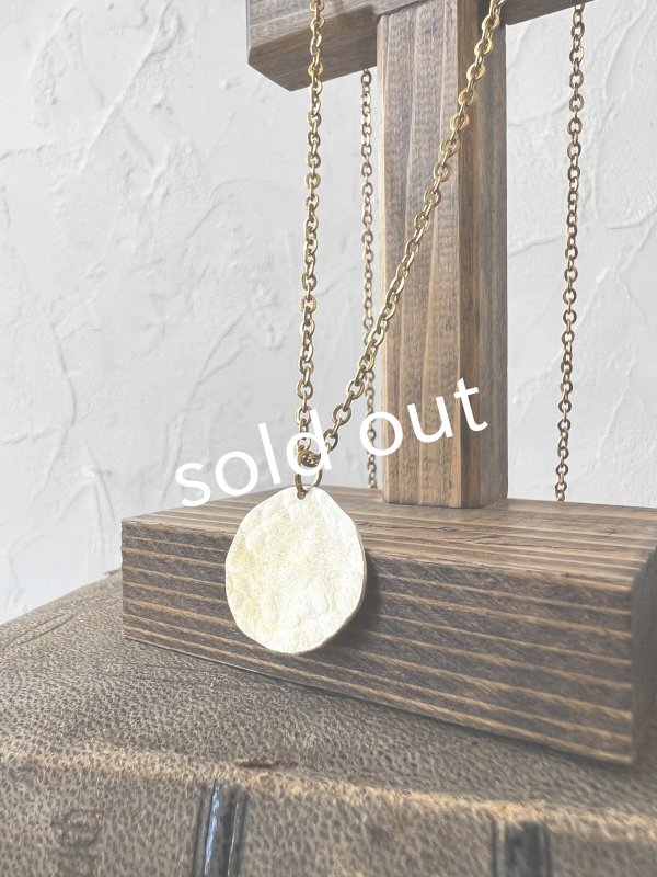 画像3: sorelle/真鍮の満月ネックレス【槌目】 (3)